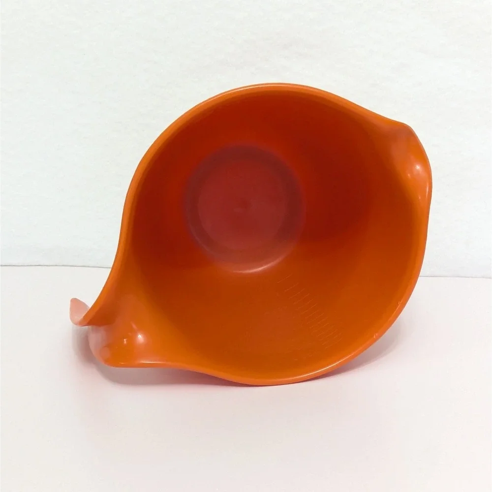Rubbermaid vintage orange
